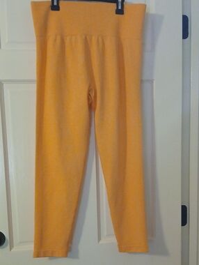 Peach Colored Stretch Leggings Lined Detail Down Legs &  Bottom Lift- High Waist